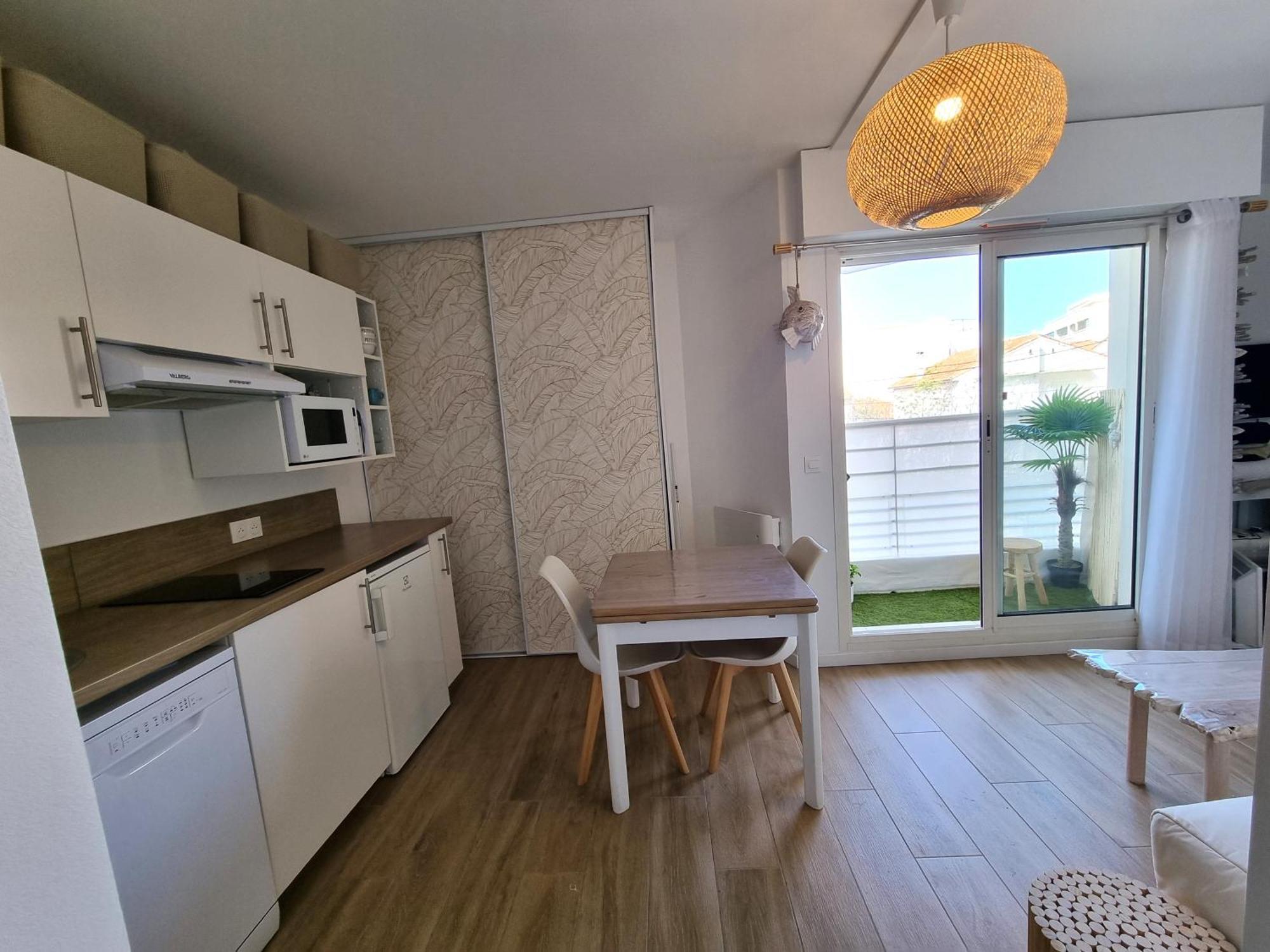 Appartement Plage, 30 Metres De La Plage, Wifi, A Pieds ! *