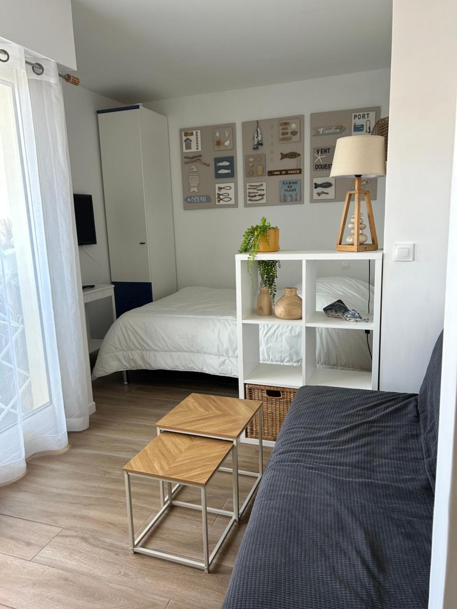 Plage, 30 Metres De La Plage, Wifi, A Pieds ! Fréjus