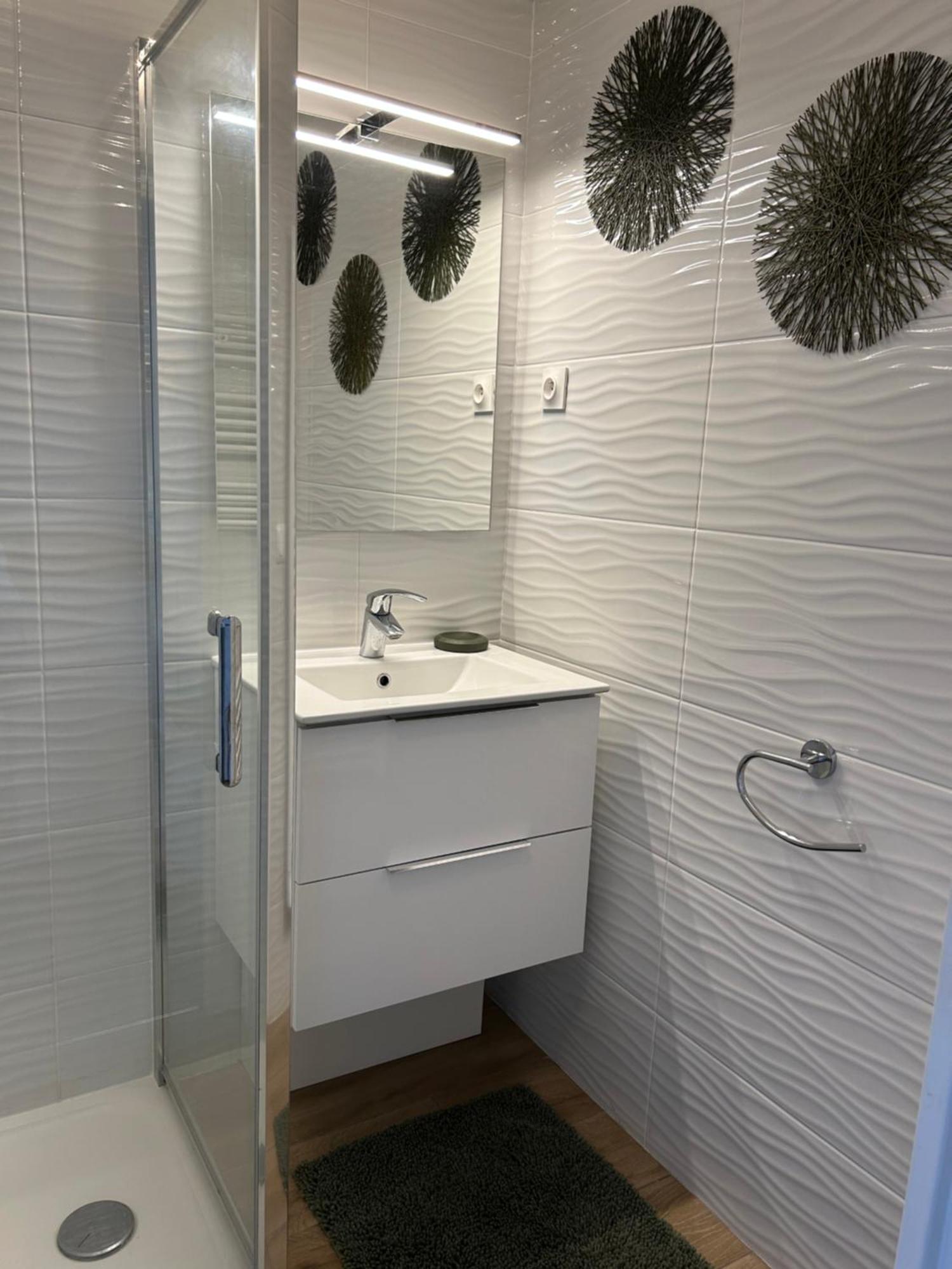 Plage, 30 Metres De La Plage, Wifi, A Pieds ! Appartement Fréjus